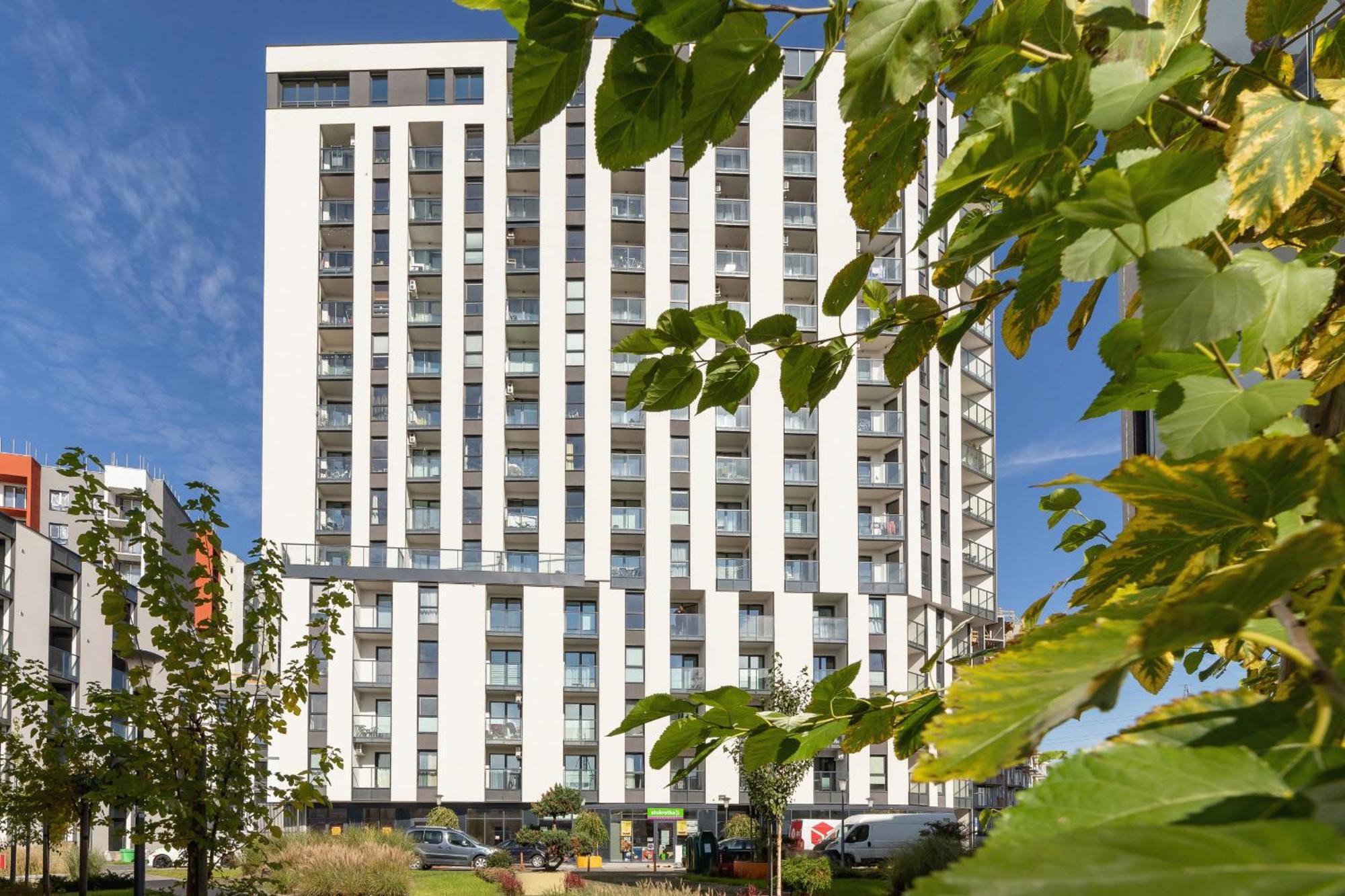 Mogilska With Parking Near Tauron Arena By Renters Apartment Krakau